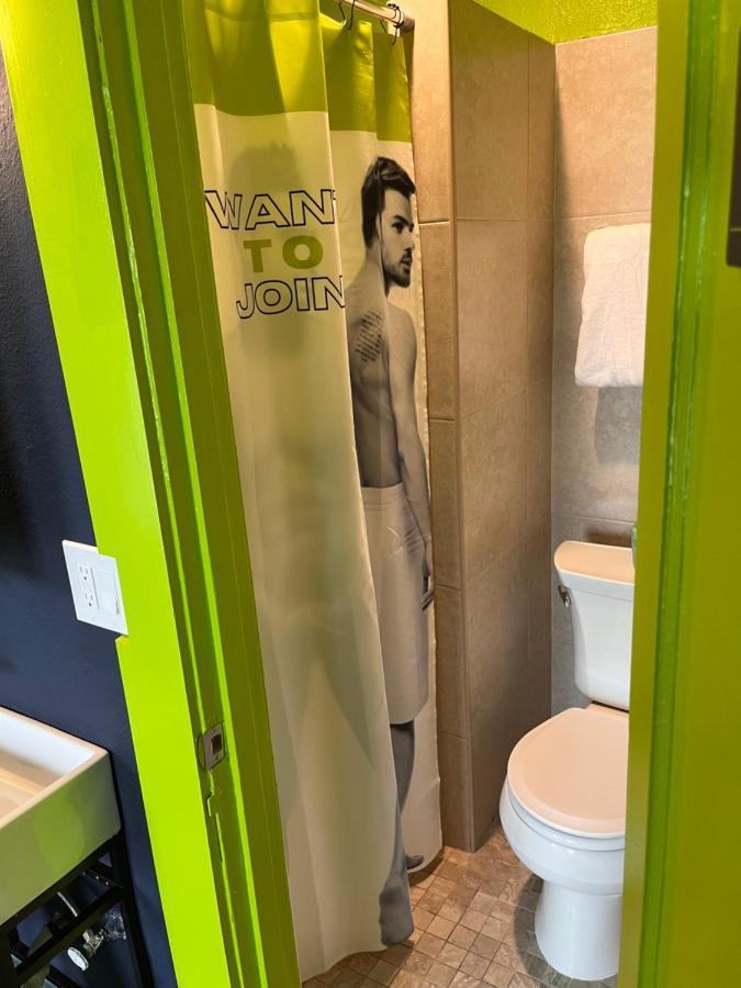 Mari Jean Hotel - All Adults Welcome St. Petersburg Esterno foto