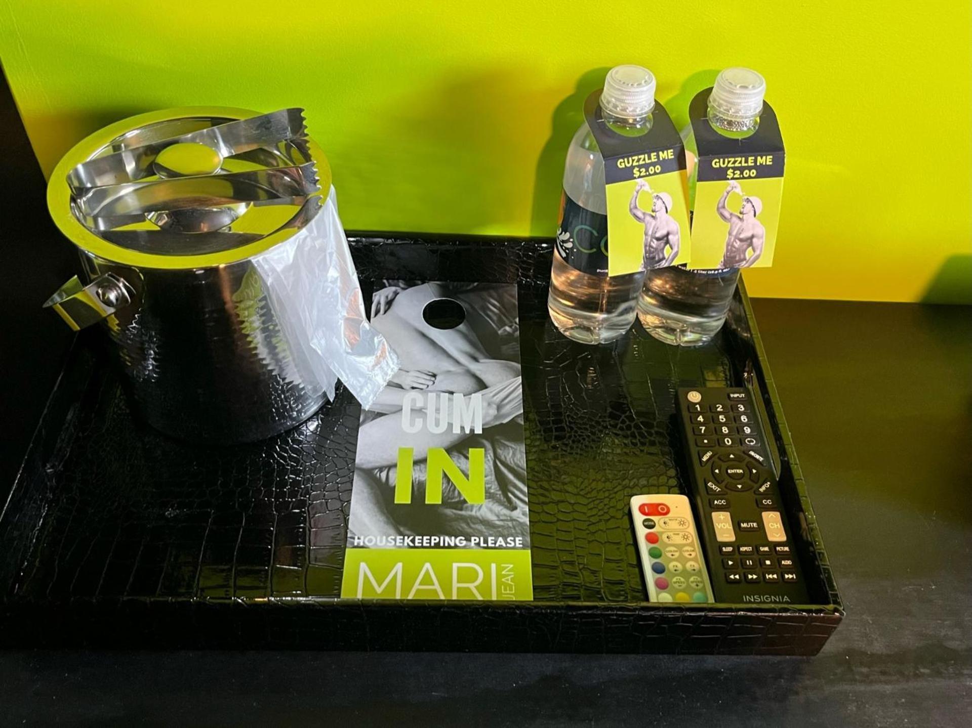 Mari Jean Hotel - All Adults Welcome St. Petersburg Esterno foto