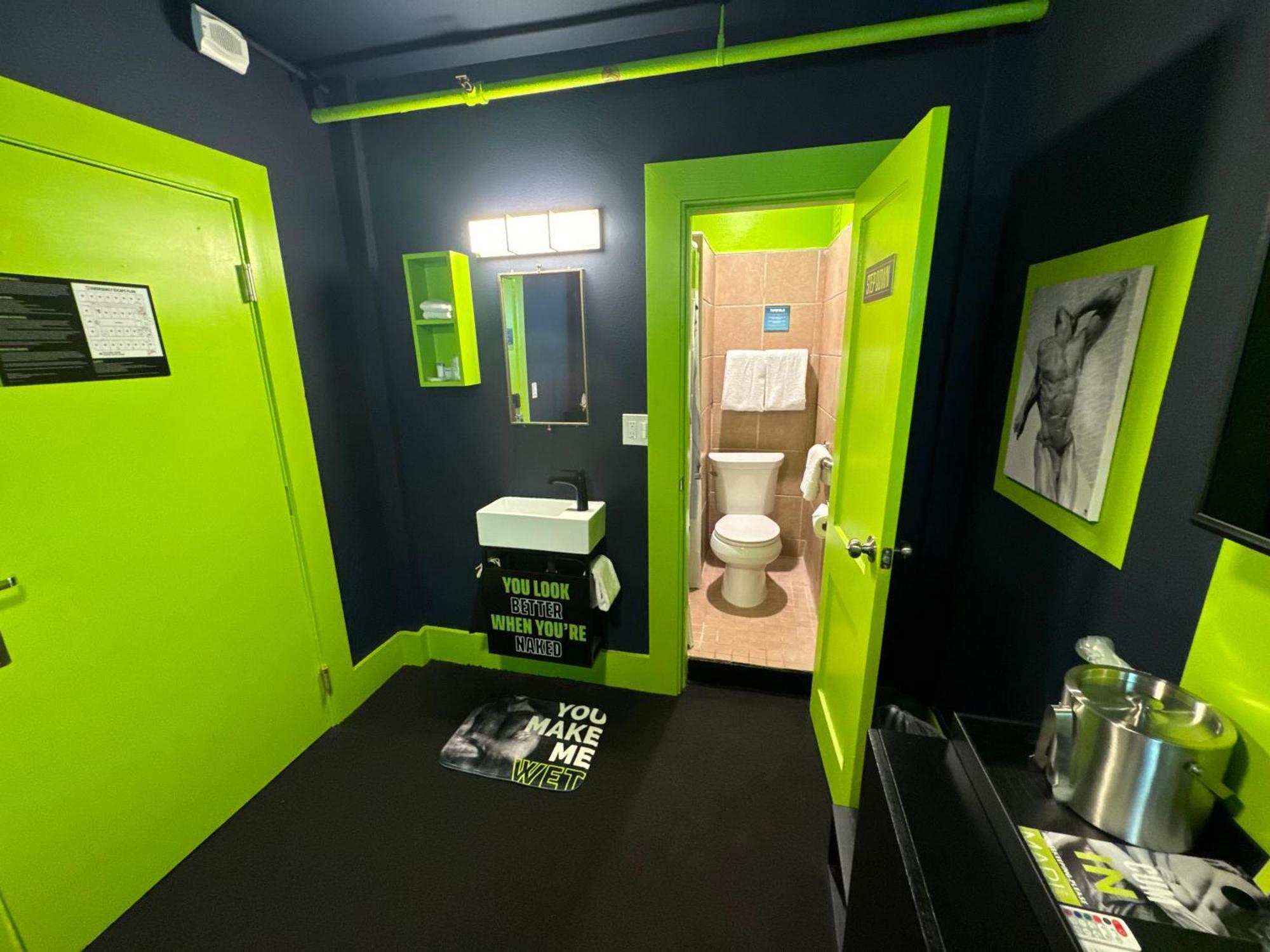 Mari Jean Hotel - All Adults Welcome St. Petersburg Esterno foto